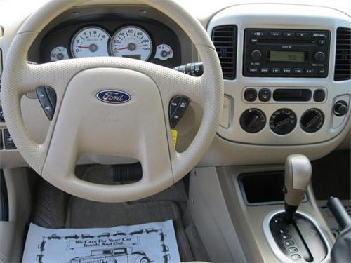 Ford Escape 2006 photo 1
