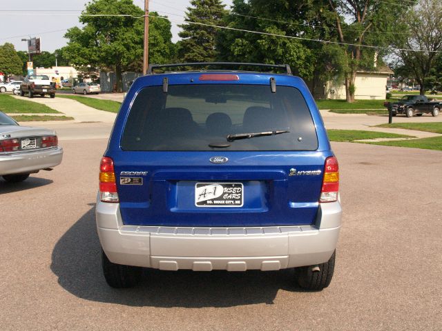 Ford Escape Ram 3500 Diesel 2-WD SUV
