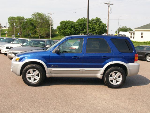 Ford Escape 2006 photo 2