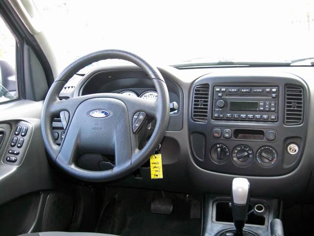Ford Escape 2006 photo 2