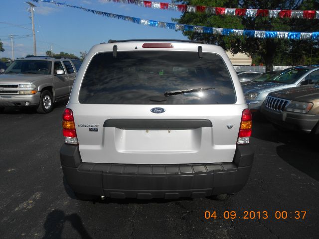 Ford Escape 2006 photo 2