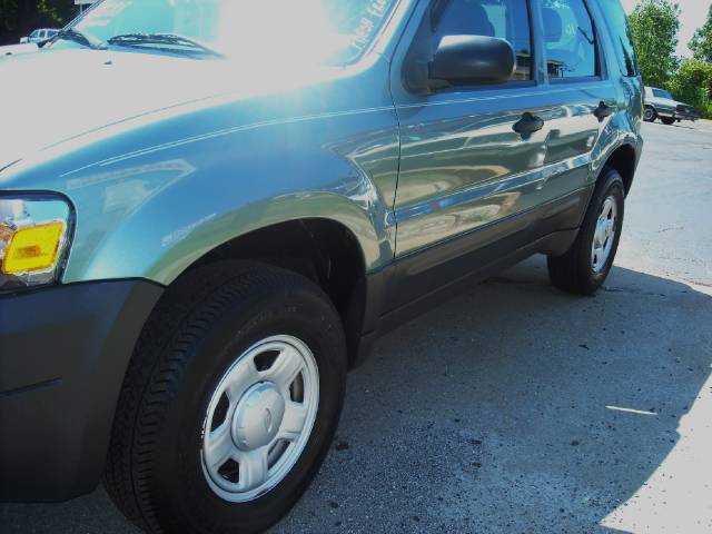 Ford Escape 2006 photo 2