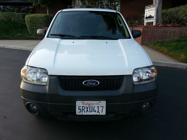 Ford Escape 2006 photo 2