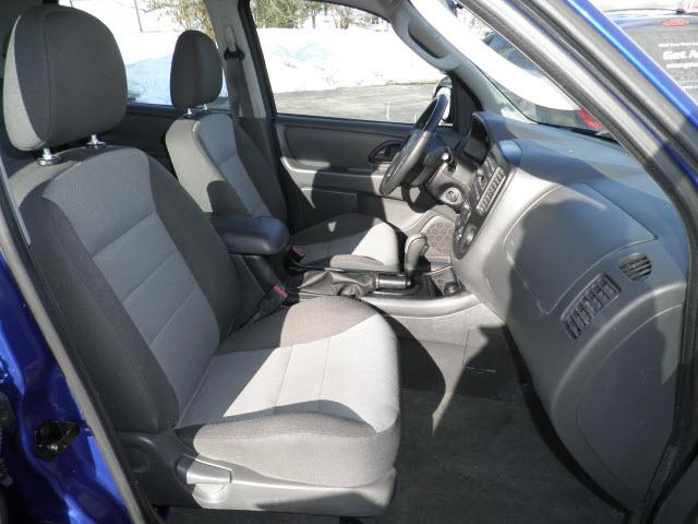 Ford Escape 2006 photo 2