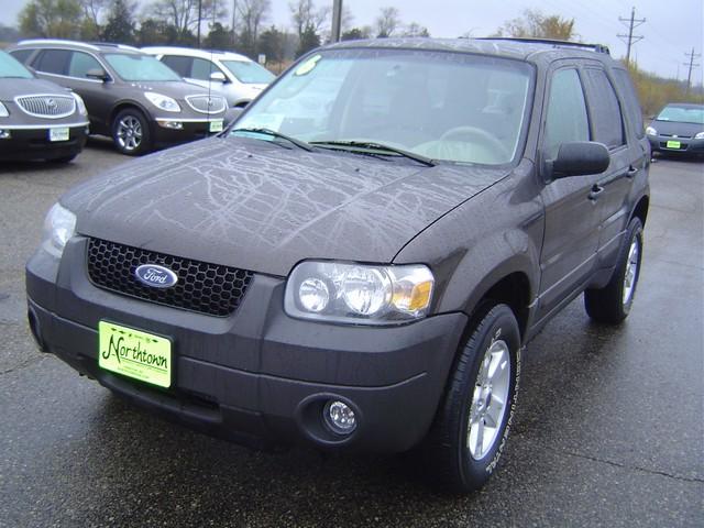 Ford Escape ESi Sport Utility