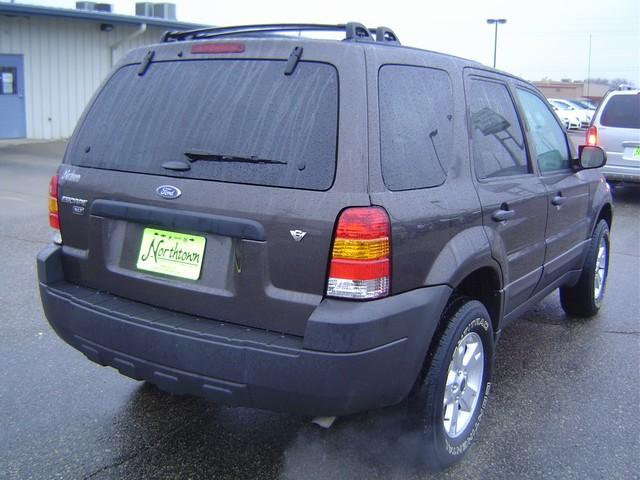 Ford Escape 2006 photo 2