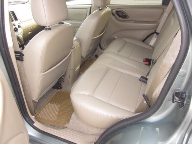 Ford Escape 2006 photo 2