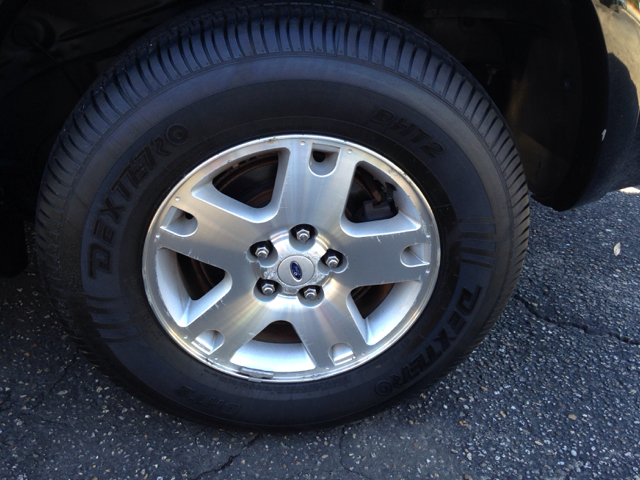 Ford Escape 2006 photo 1