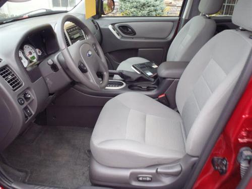 Ford Escape 2006 photo 2