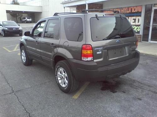 Ford Escape 2006 photo 2