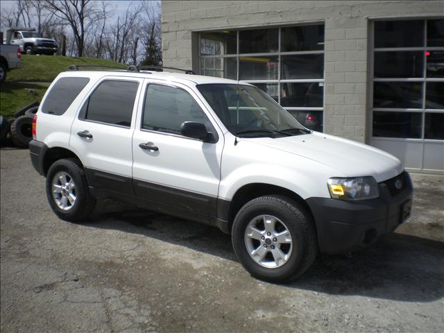 Ford Escape 2006 photo 2