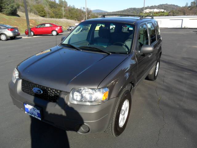 Ford Escape 2006 photo 2