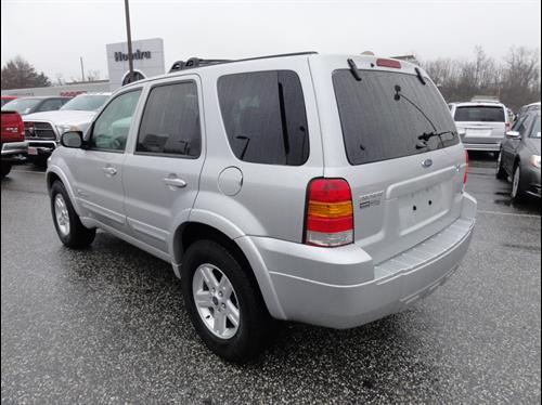 Ford Escape 2006 photo 1