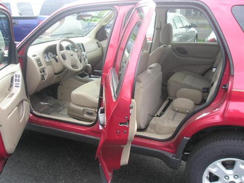 Ford Escape 2006 photo 1