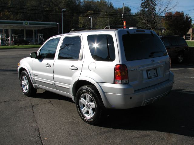 Ford Escape 2006 photo 2