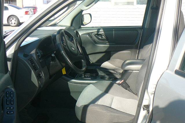 Ford Escape 2006 photo 2