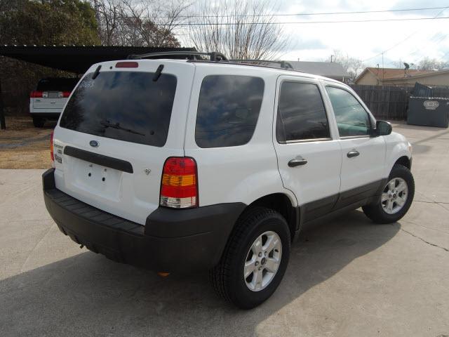 Ford Escape 2006 photo 1
