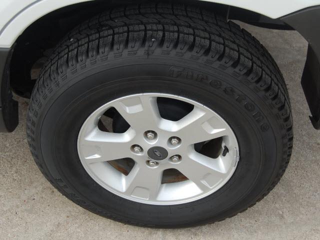 Ford Escape 2006 photo 2