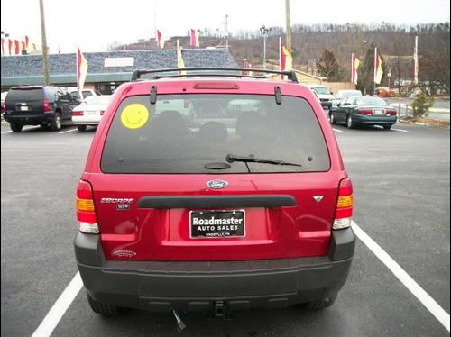 Ford Escape 2006 photo 2