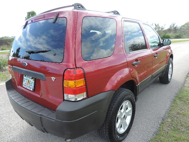 Ford Escape 2006 photo 2