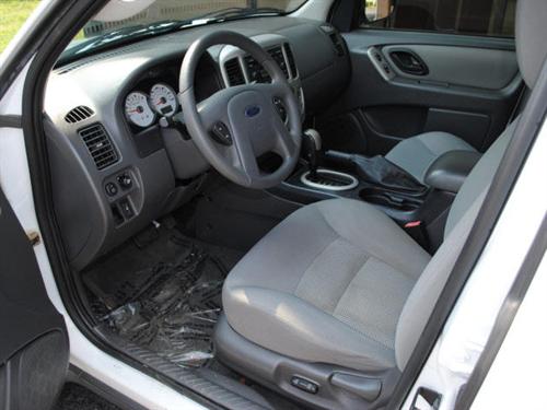 Ford Escape 2006 photo 2