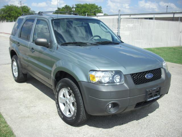 Ford Escape 2006 photo 1