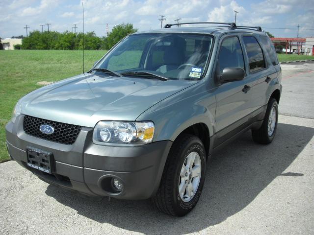 Ford Escape 2006 photo 2