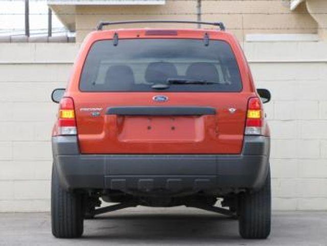 Ford Escape 2006 photo 2