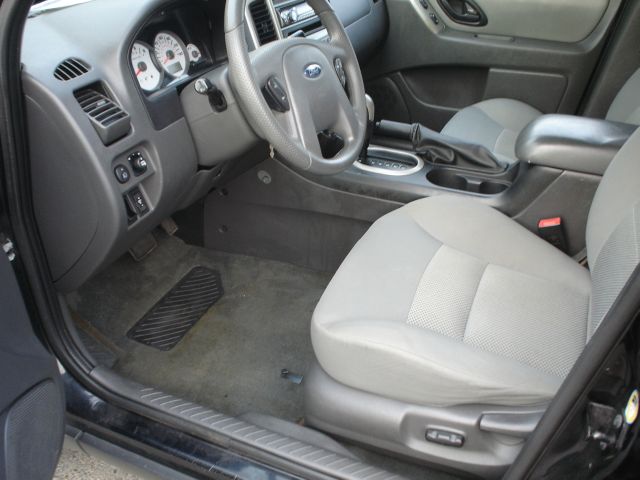 Ford Escape 2006 photo 2