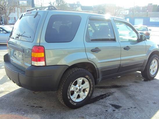 Ford Escape 2006 photo 1
