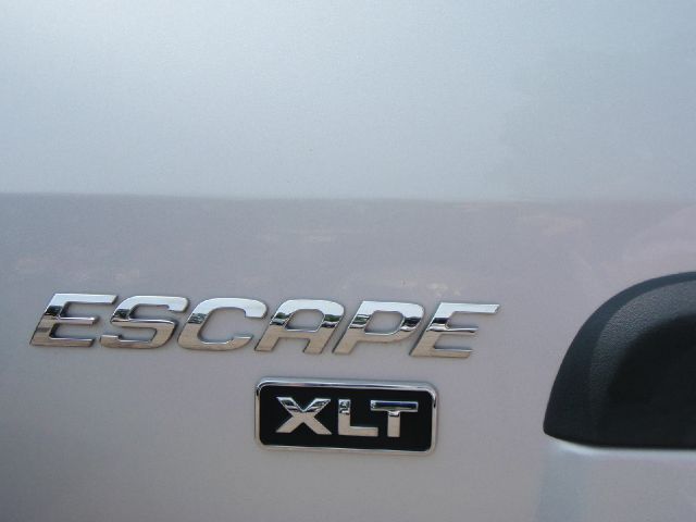 Ford Escape 2006 photo 1