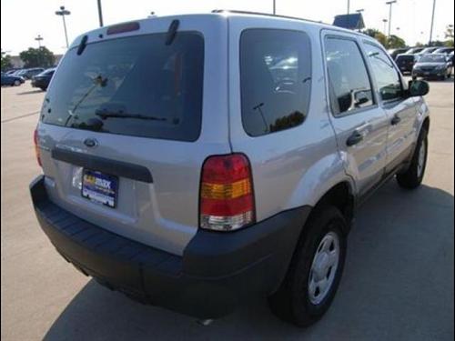 Ford Escape 2006 photo 2