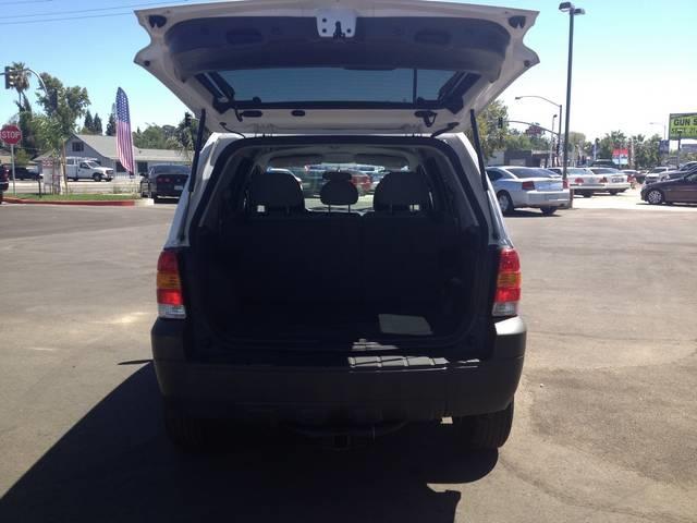 Ford Escape 2006 photo 1