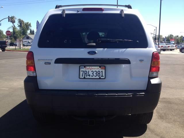 Ford Escape 2006 photo 2