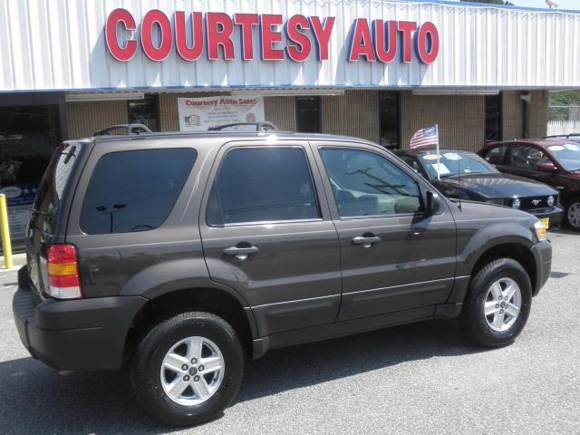 Ford Escape 2006 photo 1