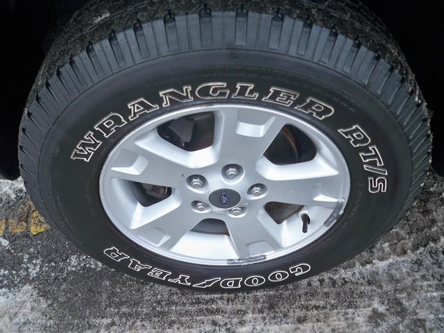 Ford Escape 2007 photo 2
