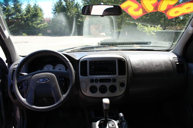 Ford Escape 2007 photo 18