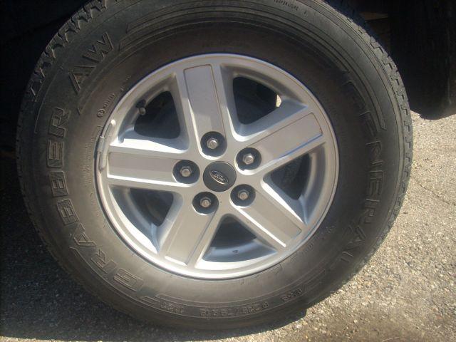 Ford Escape 2007 photo 2