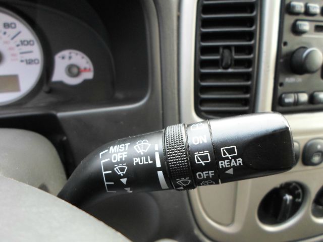Ford Escape 2007 photo 2