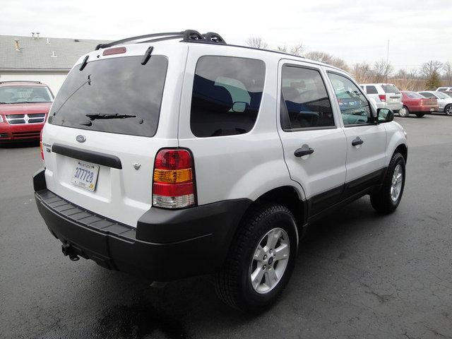 Ford Escape 2007 photo 2