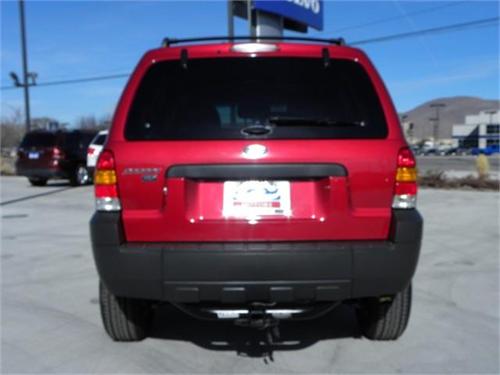 Ford Escape 2007 photo 2
