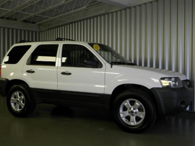 Ford Escape 2007 photo 2