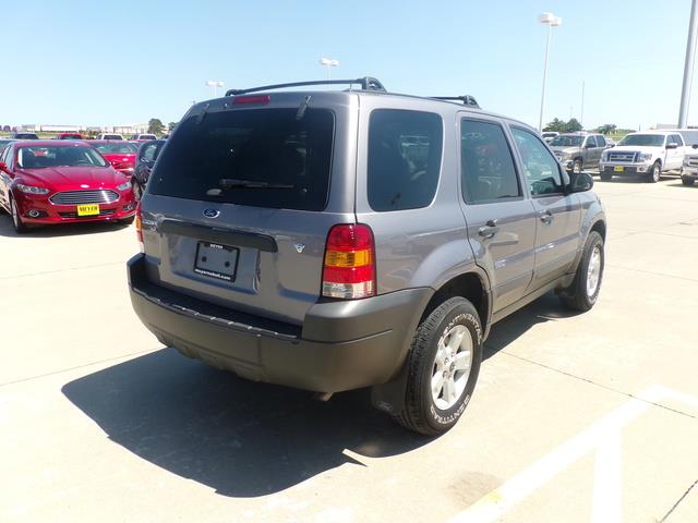 Ford Escape 2007 photo 2