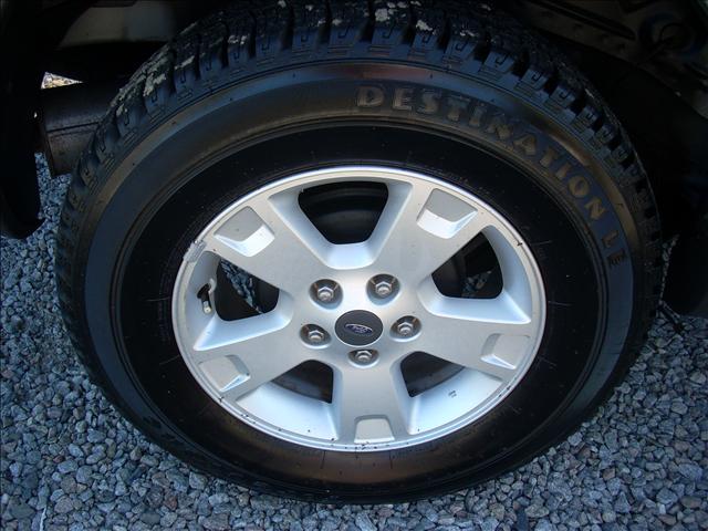 Ford Escape 2007 photo 2