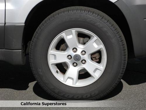 Ford Escape 2007 photo 2