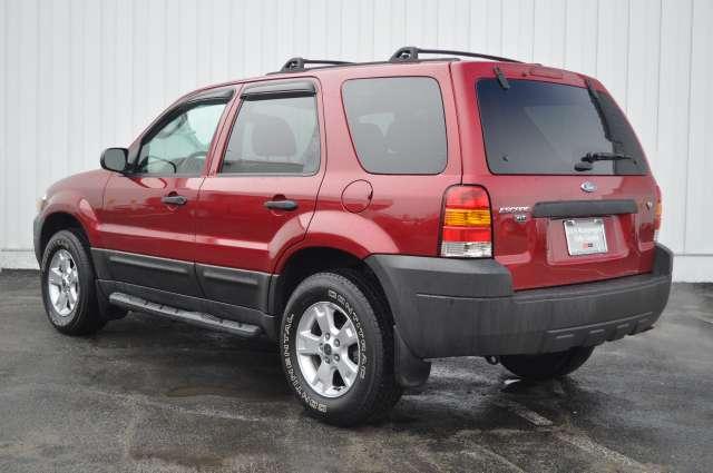 Ford Escape 2007 photo 2