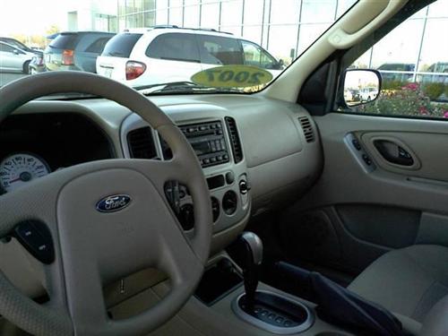 Ford Escape 2007 photo 2