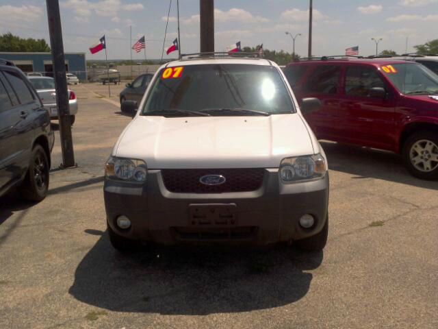 Ford Escape 15 SUV