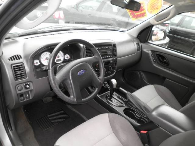Ford Escape 2007 photo 2