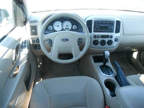 Ford Escape 2007 photo 2